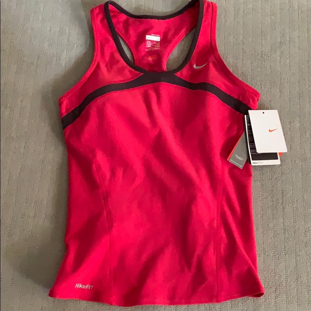 Nike fit dry women athletic too size Small